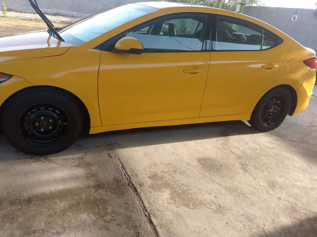 السلام عليكم
النترا للبيع مديل 18

رقم بابل بسمي تحويل مباشر 

مصفره هيىئه أو غرمات سنويه 27

تخم تاير جديد باتري جديد 

مكينه كير كفاله حدايه كامله 

تبديل جاملغ الايمن بدون دواخل بنيد بيه معجون


**إذا كنت صاحب هذا الإعلان وتريد حذفه لأي سبب، رجاءا أرسل رسالة إلى الدعم الفني**