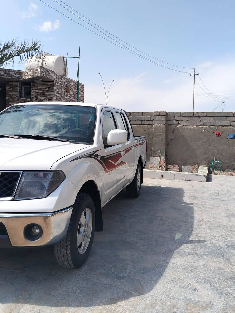 السلام عليكم نيفاره موديل 15 اوتو اربيل بيها صبغ التكمه قرب الويل الخلفي سنويه منهيه عندي*********** وكاله مراوس او بيع سعر 120قابل للتفاوض مكان بصره قرنه
