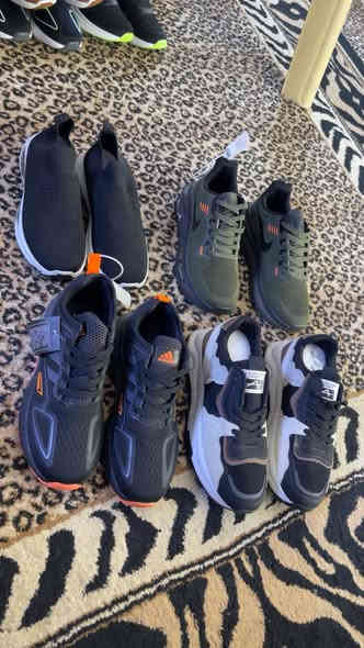 ١٥٠ قطعه جديد غير مستخدم فيتنامي  السعر الكلي مليون و ٦٠٠  
تطلع القطعه عليك ١٠ ونص الف مكاني حله مركز مدينه ***********
