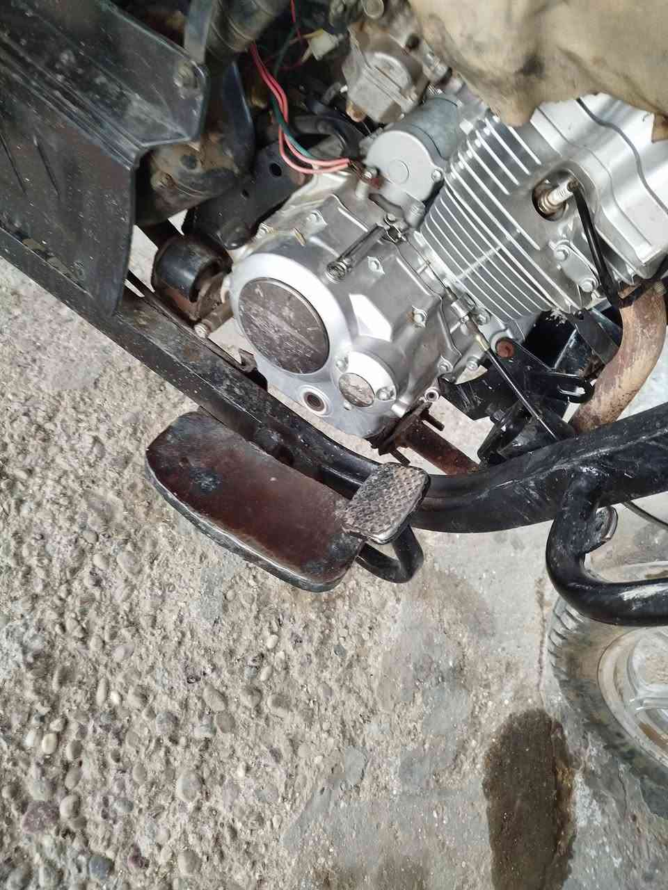 السلام عليكم ستوته  موديل 12 محرك   25 للبيع   السعر خاص الستوته  نص من ارقام  الشاصي ممسوح  ***********
