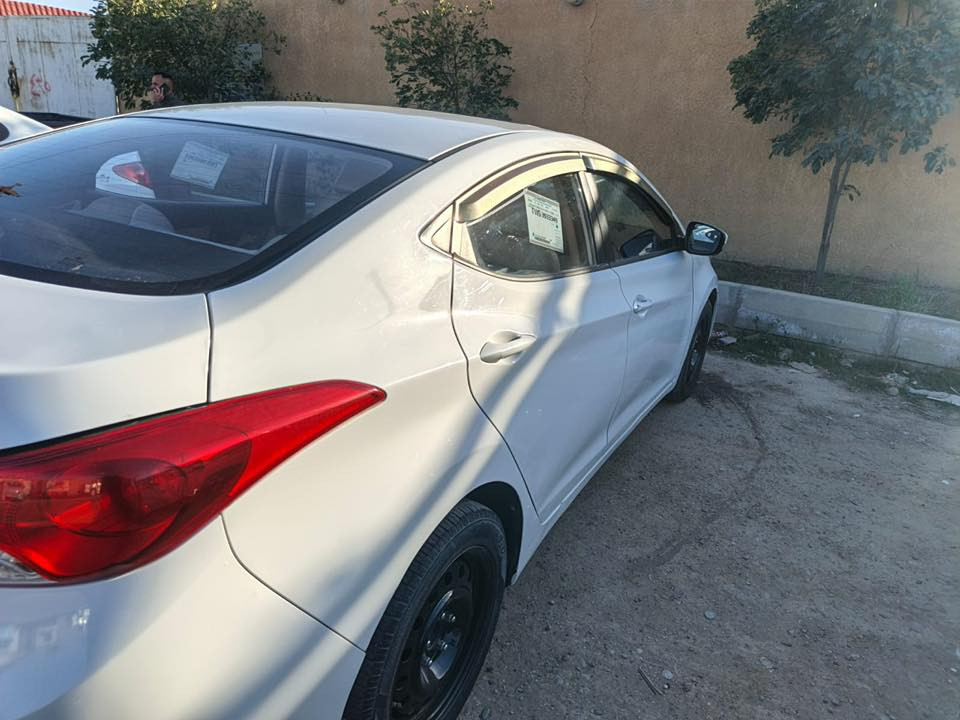 النتره خليجي ٢٠١٣ رقم اربيل الدولي بيها جاملغ يسره ربع باب السايق بدون دواخل سعر ١١٠فول مواصات. عد البصمه 
هاتف ***********
