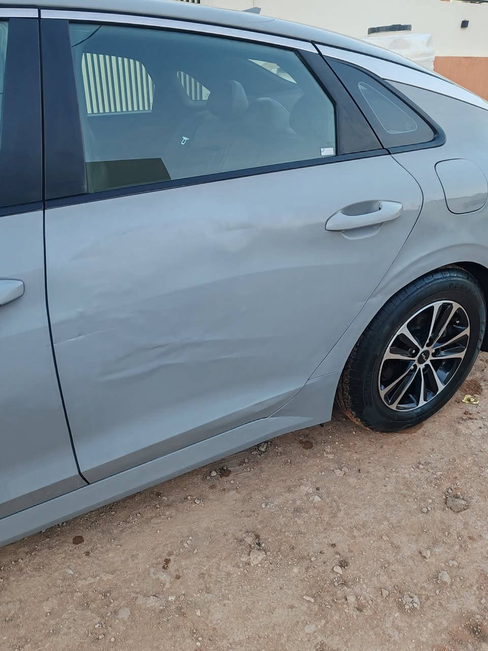 سلام عليكم
 كي فايف موديل 23
 السعر 170 
وارد امريكي
حادثه بدون دواخل جاملغ وبنيد وشويه من الجاملغ الخلفي المحرك وتفرعاته علا وضع الشركه
 محرك 1600 تيربو 
جيتي لاين فول مواصفات عدا الفتحه
رقم بابل باسمي تحويل مباشر
السياره مابيه اي نقص
منضومه غاز
غير الحادث بيه شخط موضع بالصور وبيه ضربه بالباب الايسر مامصلحه يرادله تعديل وصبغ


**إذا كنت صاحب هذا الإعلان وتريد حذفه لأي سبب، رجاءا أرسل رسالة إلى الدعم الفني**