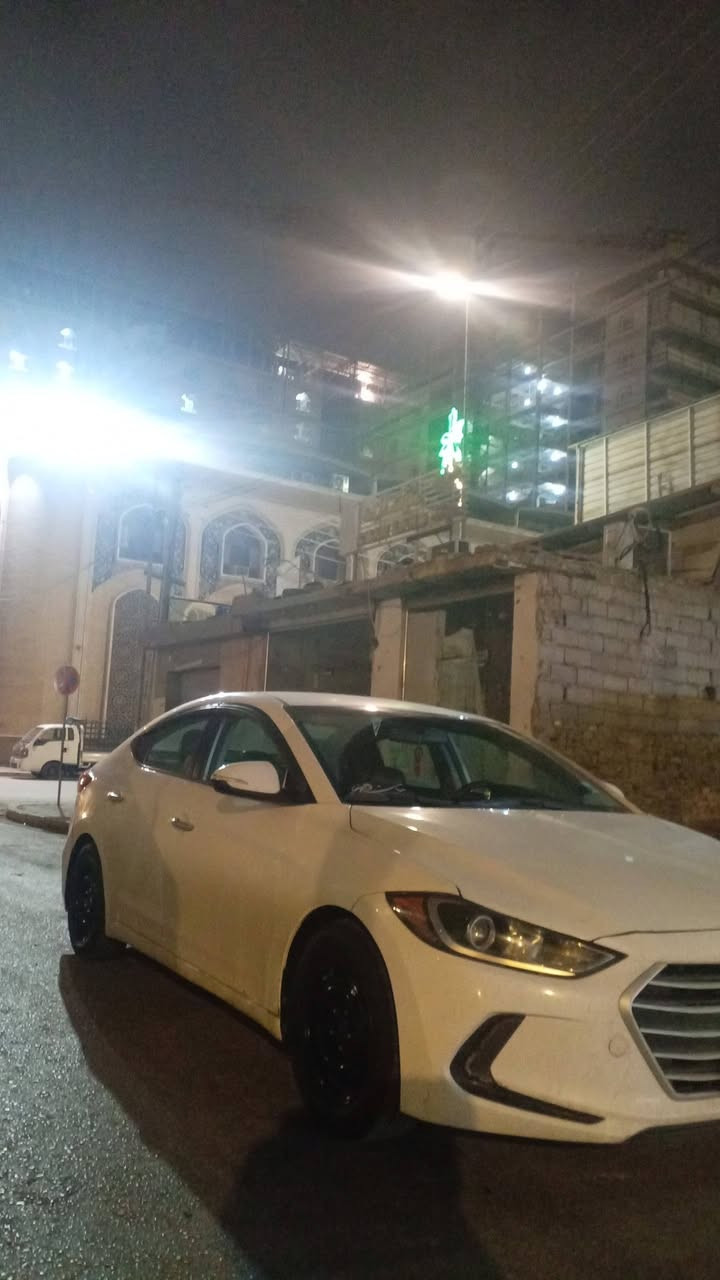 سلام عليكم النترا 17 امريكي رقم اربيل الماني   مكينة 2.0 بيها جاملع  امامي مبدل وربع من بنيد حادثه من امريكه صوب ايمن مكاني نجف للبيع او المراوس السعر 118 وبيها مجال
للاستفسار***********
