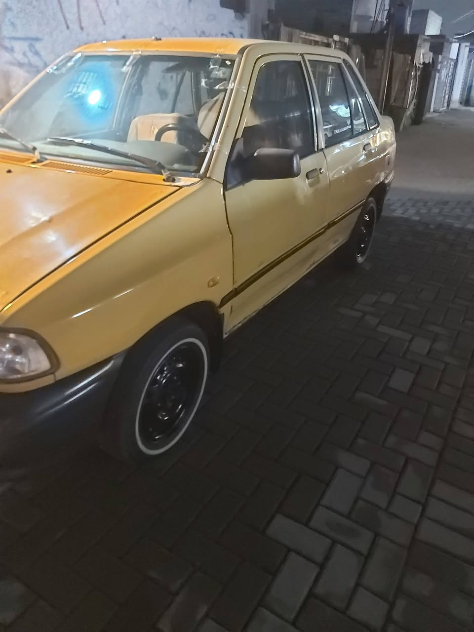 السلام عليكم سايبه البيع مديل 13مصفره هيه وغرامه سعر ٢٤ العنوان بغداد سبع قصور رقم ***********
