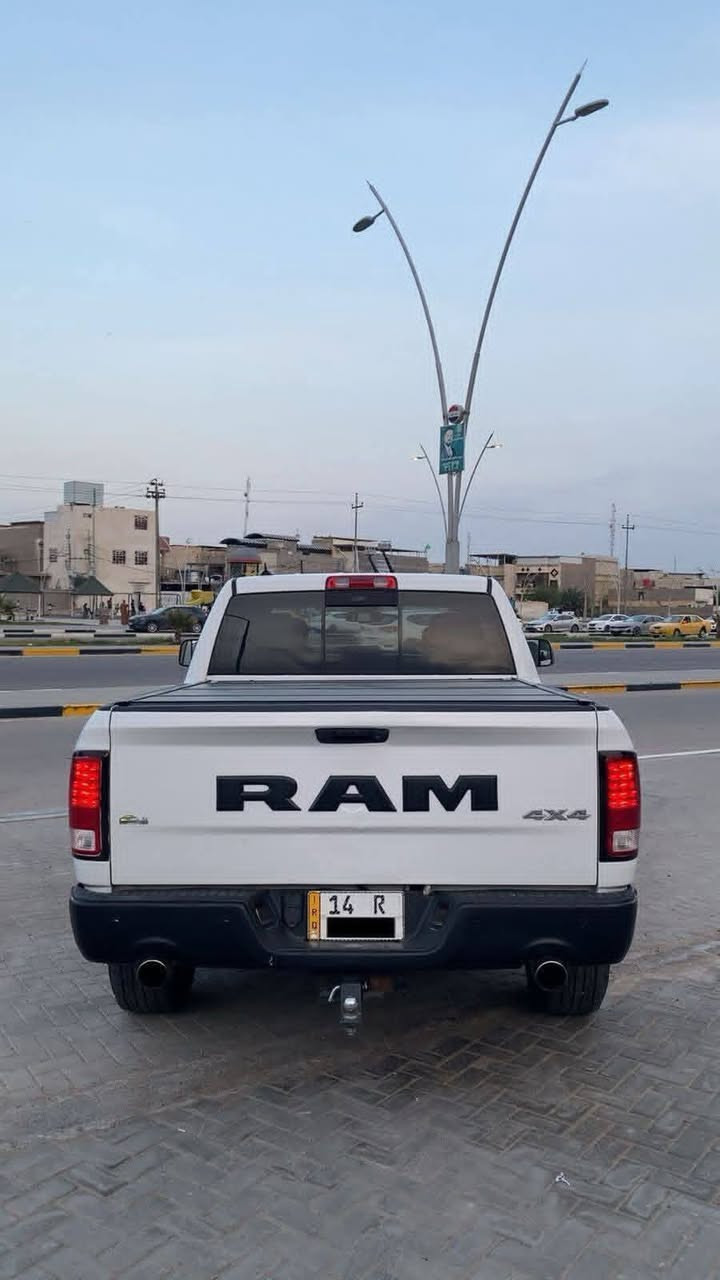 السلام عليكم
دودج رام موديل 2017 
باب طويل بدي قصير
وارد امريكي تقرير غرق 
محرك 8 سلندر 5700cc
فور ويل  4x4
ماشيه 150 الف 
مواصفات فول 1/1
السيارة جديدة وجاهزة كلش حلوو
السيارة مكفولة مع ملاحظات بسيطه يوجد بارد بسيط فقط
رقم جديدة البصرة حرة تحويل ثاني يوم 
السعر 200 وبيها مجال
مكان السيارة البصرة
الاستفسار الاتصال 
***********
*********** البصرة, العراق
