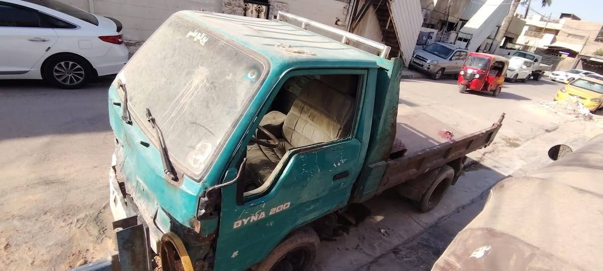 سلام عليكم للبيع سياره قلاب ادوات بدون مكينه تخم تاير 15موحد وبدي قلاب جك طفشه شغال قماره نفس صوره شاصي غير مكفول مكان بغداد رقم هاتف ***********
