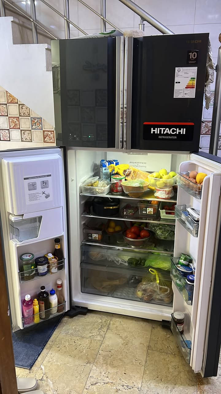 السلام عليكم ثلاجه هيتاشي للبيع اربع بوب نضيفه جدا قبل 6اشهر ماخذيهه سبب البيع ضيق المكان السعر مليون 
المكان بغداد الامين للأستفسار 
***********
