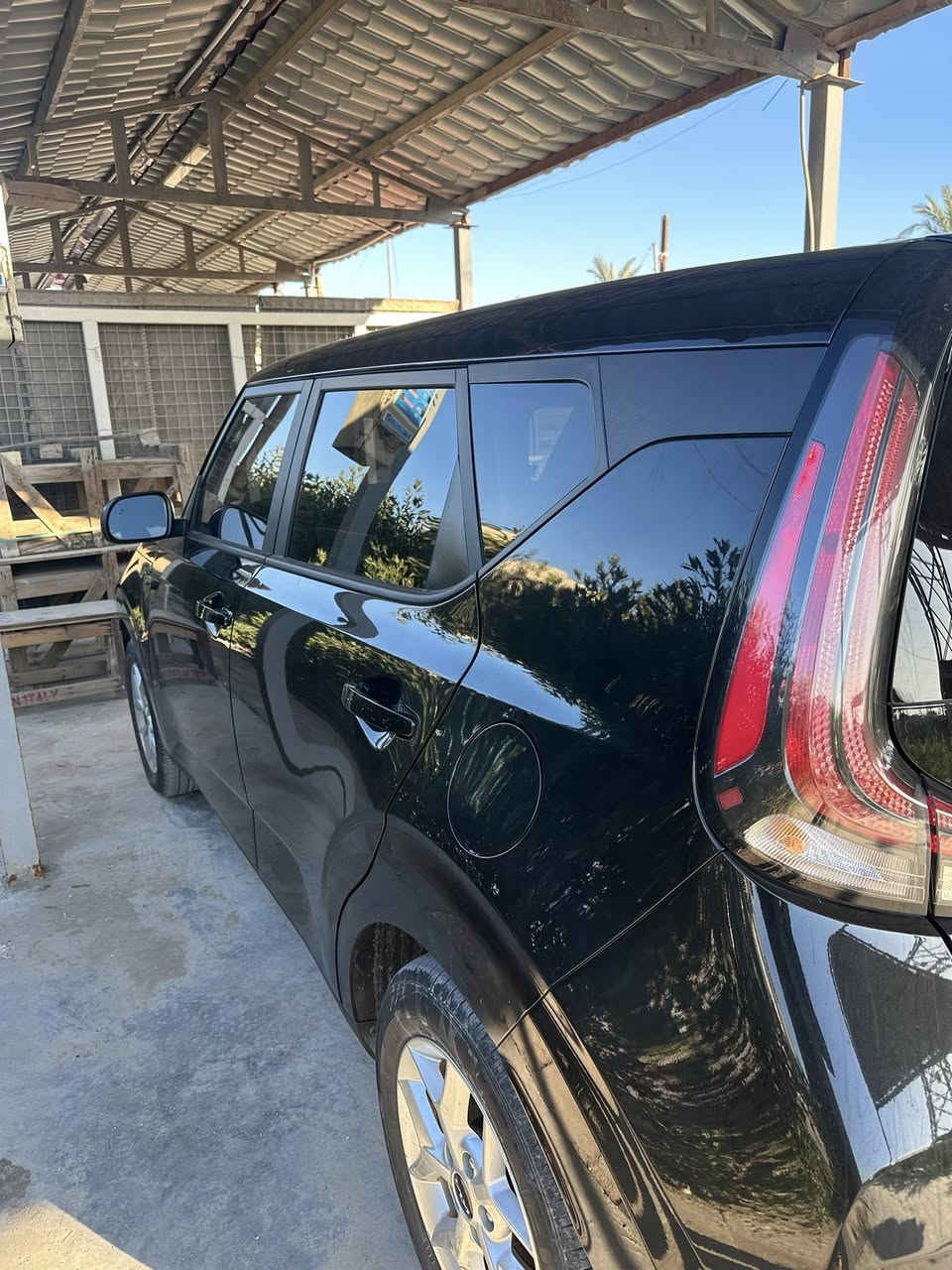 سلام عليكم
كيا صول 2024 حادث بسيط 

صور الحادث مرفقه بالمنشور

رقم بغداد وباسمي مداور شوكت ما يعجبك

مكان السيارة /بابل

مواصفات 

تثبيت سرعه

تثبيت مسار

رادار جانبي

رادار امامي

رادار خلفي

توقف ذاتي 

ايقاف التشغيل وتشغيل ذاتي بالازدحامات

تشغيل عن بعد 

تدفئة كشنات

تدفئة ستيرن

شحن لاسلكي

انظمة القيادة عادي وسبورت

لايت ٣ عدسات قوي كلش(بلادي)

محرك 2000 دوش

ماشيه ١٨ ميل قابل للزيادة 

سيارة نظيفه جدا وعلى ايدي 

سعر ١٤٥

(السياره بيه حالوب بل قماره وبل بنيد ما مبين )

الحادث موضح بل منشور 

للاستفسار اتصال ***********
