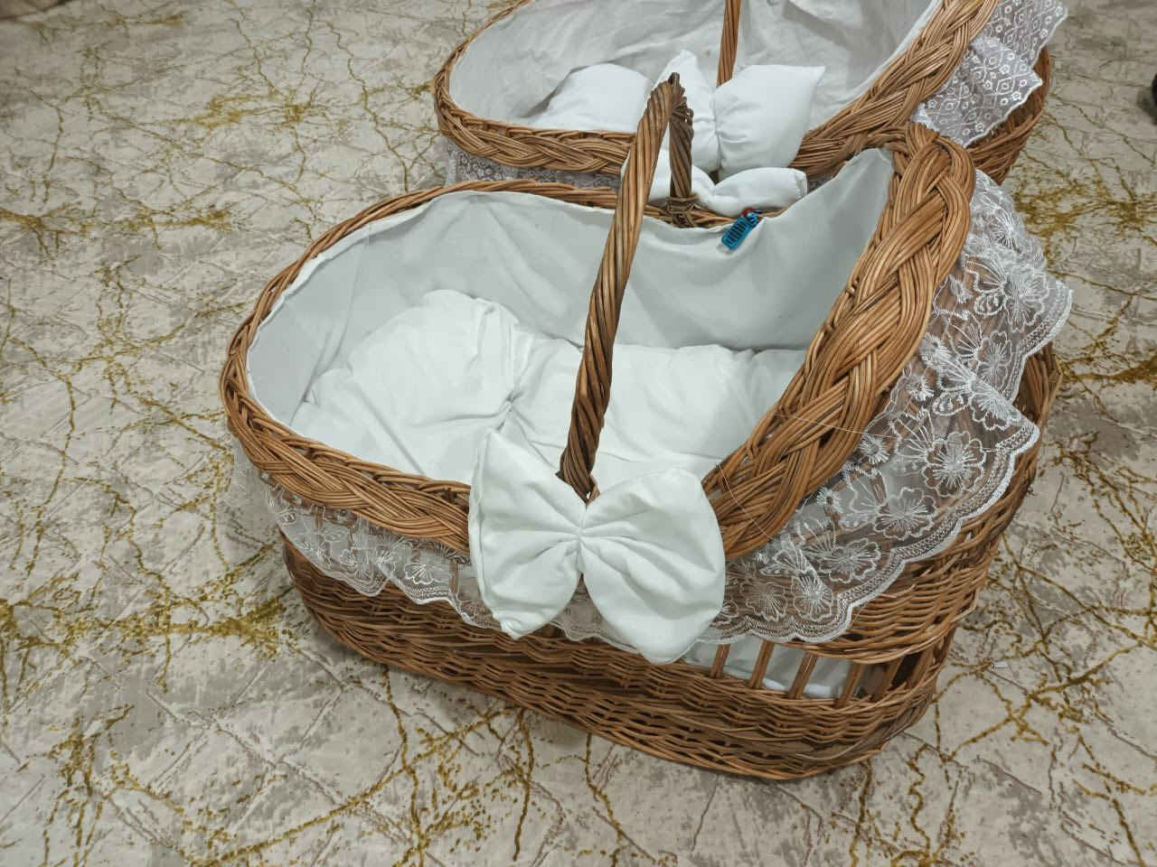 للبيع كريكوت اطفال مشتريته جديد مستخدم شهر واحد نظيف اريده 25الواحد اثنينهن 50مكاني ذي قار الشطره للاستفسار رقم ***********عل وات ساب
