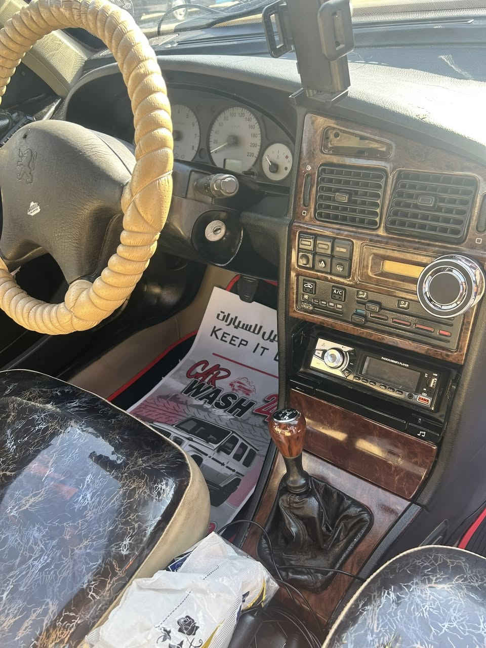 السلام عليكم بيجو بارص للبيع موديل ١٣ سياره كامله جاهزه  فول متحتاج اي مصرف لا تبخير لا تنقيص مكينه ١٨٠٠ بلاد حداديه صدر تبريد كهربائيات شرط  تحويل مباشر ٣٣ وبيها مجال +***********-
