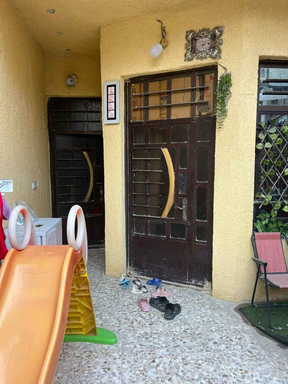 بيت100متر للبيع مكان سكينه 2.9شارع المكاتب طابق واحد. غرفه نوم وستقبال ومطبخ وصاله وكراج للأستفسار ***********
