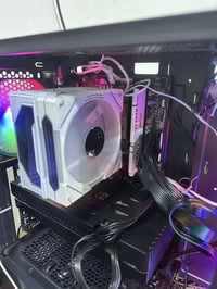 معالج 7-9800X3D • رام ١٦جيجا DDR5 5600 • مذربورد MSI B650