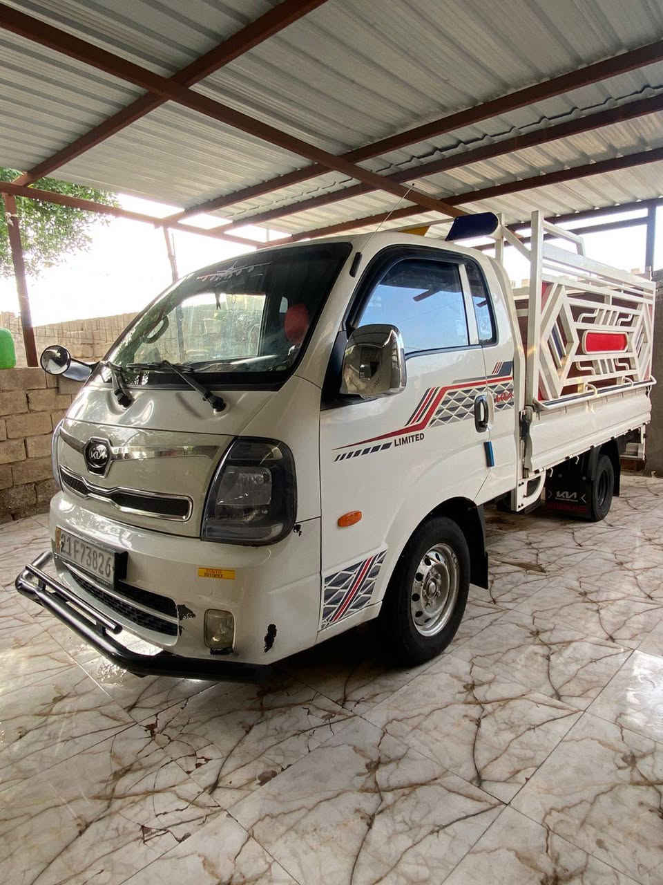 سلام عليكم/بنكو 2700مسكر سبلاين خير من الله لا تبخير لا تنقيص وبيه حصه كاز بكل محافصات العراق  كير عادي سياره ادوات ومتومه طبق الاصل رقم سليمانيه  ومطابق رقم الشاصي شرط الحاسبه  سياره حيل جديده تبريد ثلج و تدفئه  حداديه 100/100  سعر66 ويه المحجر وبدون محجر 62قفل من الاخير رقم الهاتف *********** متواجد فقط واتساب شريحه مقفوله مكان بصره ابي الخصيب
