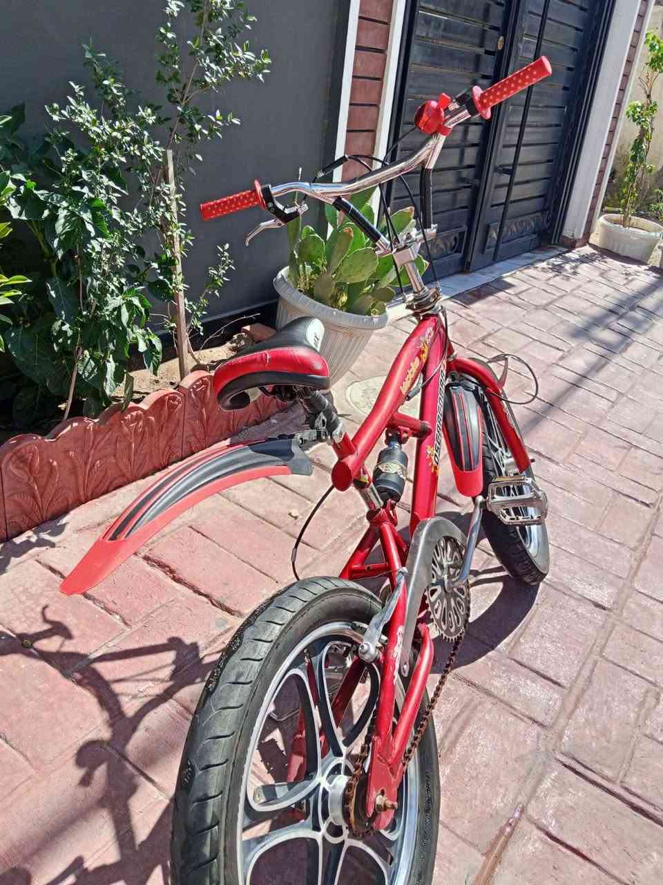 بايسكل BMX نظافة %90 مظاف جاملغات السعر 150بغداد حي الجهاد
***********
