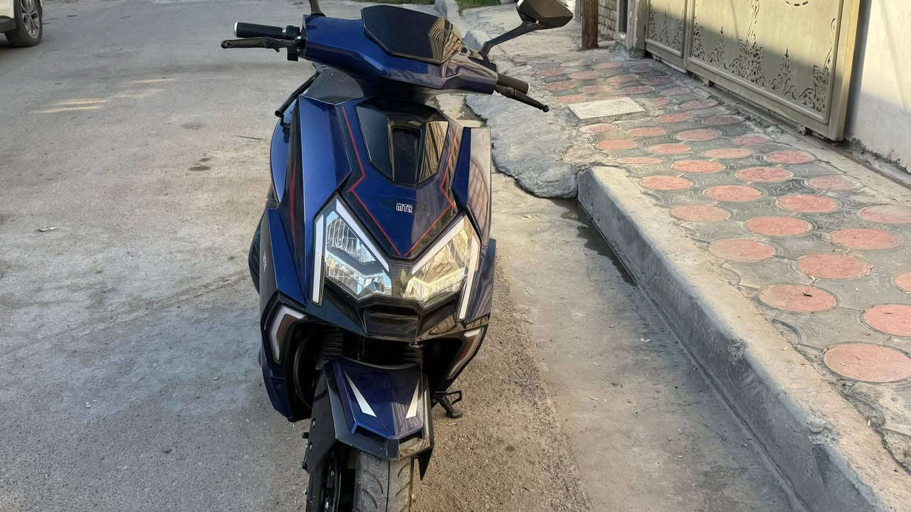 سلام عليكم دراجة شحن فول نضافة يعني جديدة وتجي تشوف ترايك وين ميعجبك بطاريات جدد لايت زنون دبل شارة درجة كاملة مكملة يعني رمبة ومعروفة اسعارهة برمبة بس شوية مستعجل علا بيعتة سعر 700 عنواني بغداد مدينة الصدر قطاع 1 رقمي ***********هاذ فقط وتساب 
*********** هاذ رصيد فقط
