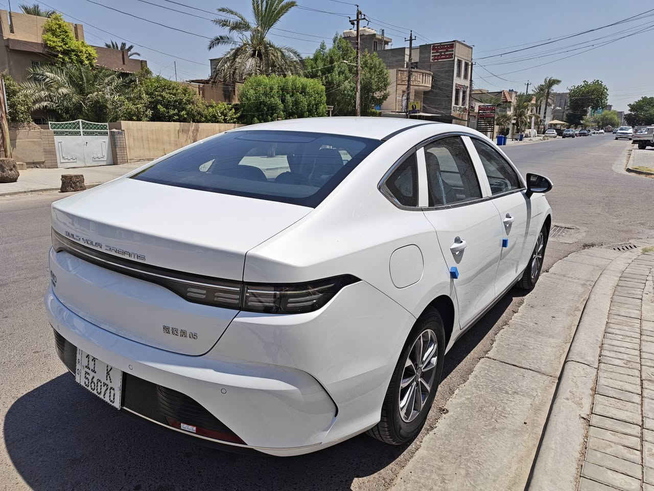 السلام عليكم BYD دستروير للبيع ٢٠٢٥ 
سياره ماشيه ٦٠٠ قابله للزياده 
السياره بيها طخه بالبنيد ومصلحها بس ممكحلها 
السياره بسمي 
السعر ٢٠ مليون وبيها مجال 
***********
