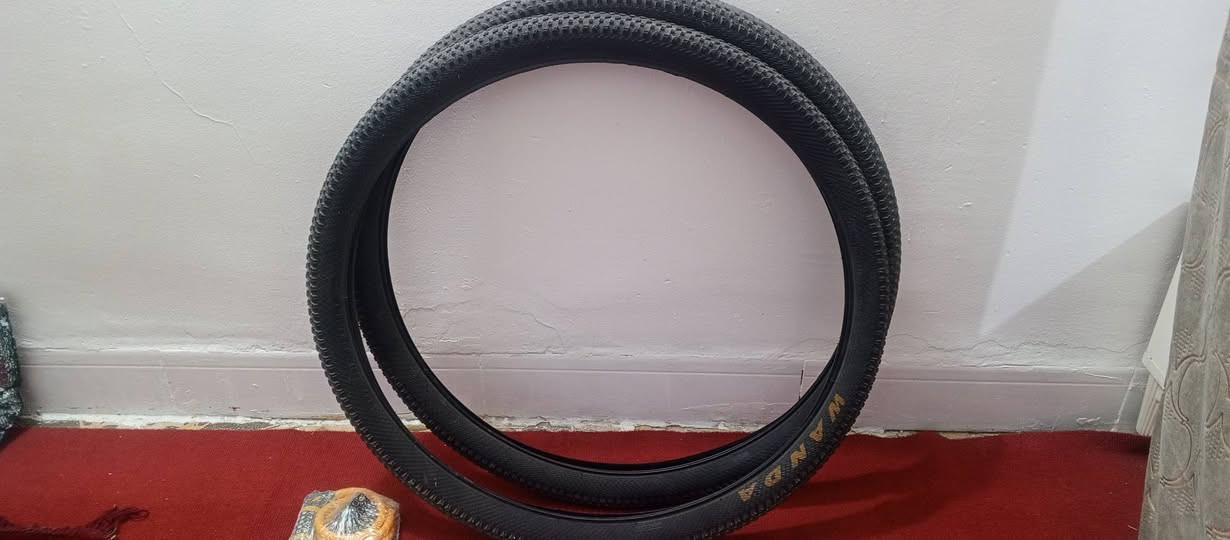 شلعه 80 الف مع التوصيل وبالعافيه الياخذهن 
تايرات كندا نظافه 90%
دسكات سرام عدد 5 /180mm
لوكات جبلي شيمانو اصليه 
قفل رمز 5 ارقام اصلي
ماشه المنيوم حجم 29 رود كرفل 700
عقرب اصلي ماركه  A7--10s


**إذا كنت صاحب هذا الإعلان وتريد حذفه لأي سبب، رجاءا أرسل رسالة إلى الدعم الفني**