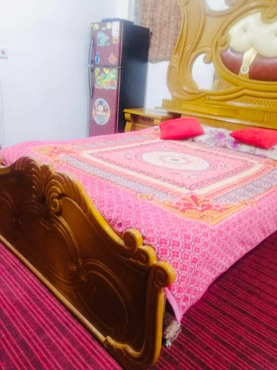 سلام عليكم غرفه أخشاب للبيع كدامكم نضيفه طابقين ٦ أبواب يرادلها بعض الملاحضات ترتيب بسيط تتكون من ٧ قطع سعرها مليون و ١٥٠  والشراي يدلل بيها مجال بدون المندر إذا ويه المندر يختلف سعرها  مكاني بصره جزيره *********** البصرة, العراق
