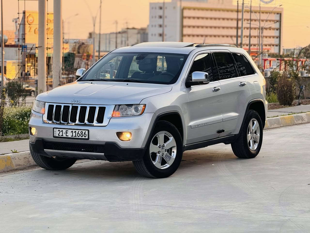 جيب لاريدو 2011 كلين اوفرلاند فول سعر 137 رقم سليمانيه سنويه ورقم جديد فول مواصفات محرك 8 
شرط سياره جديده ع وضع الشركه ماشيه 180 بصمه بانوراما كشن هيتر وجلد وكهربائي وميموري خزن 
مرايات قلاب ويا ال R داخل صاج شاشه كامره تحكمات تحديد سرعه فور ويل 4%4 نضام  سبورت سماعات دمام
سياره فول فول بعد هواي مواصفات بيها سياره كلين جاهزه وجديده سعر ١٣٧ مكان سياره كركوك 
***********
