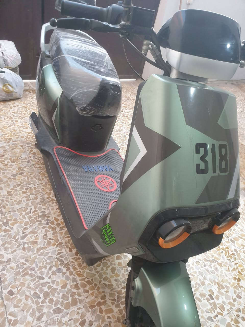 السلام عليكم دراجة شحن ٣١٨ للبيع نظافه جيد جدا كل شي شغال بي
السعر ٥٥٠ الف وبي مجال واتساب ***********
