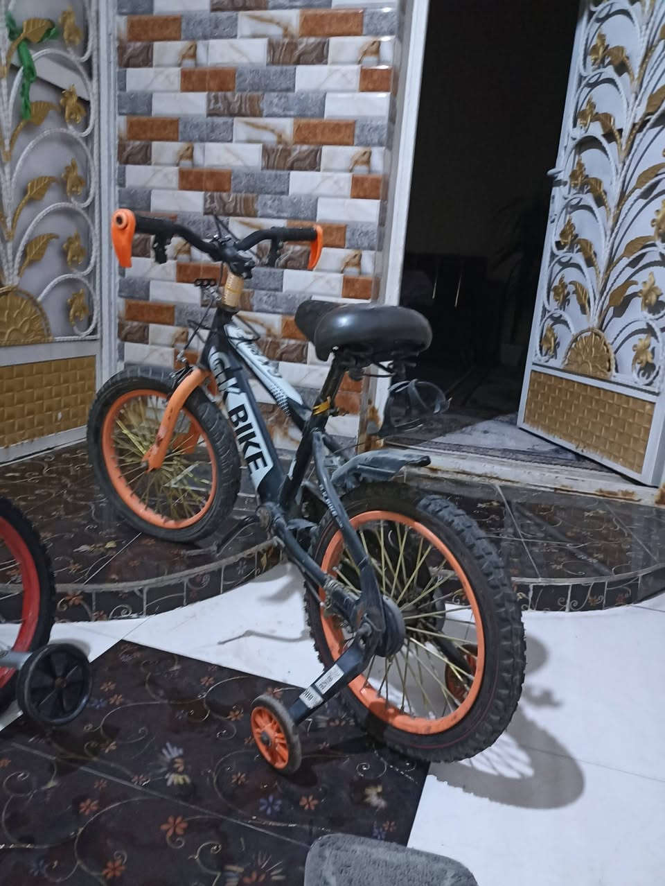 السلام عليكم عندي بايسكلات للبيع بايسكل بايسكل كامل ميحتاج شي والبيسكل الثاني ضبط استيرن السعر اثنينهن 65 الرقم *********** المكان ناصريه مركز
