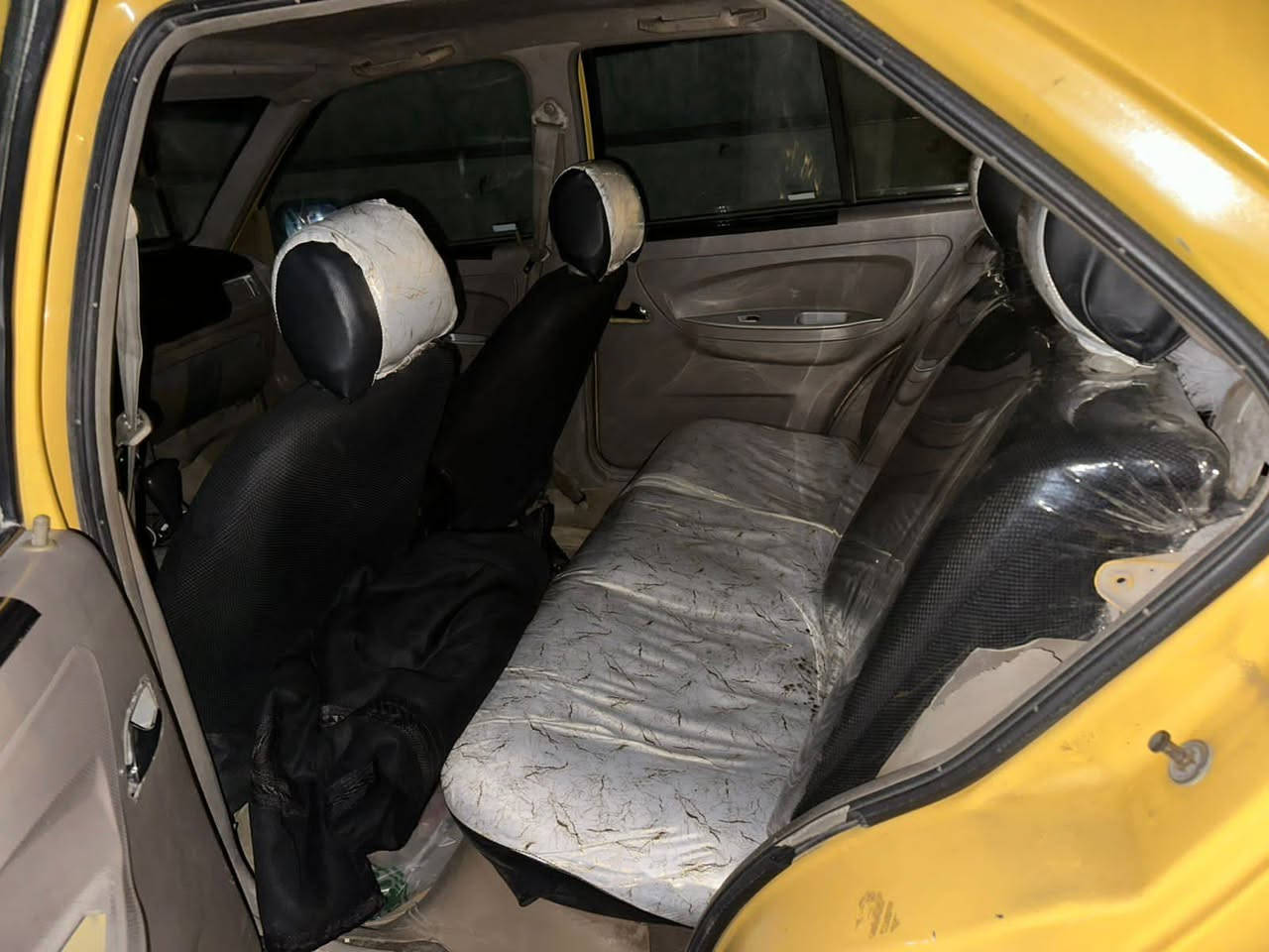 السلام عليكم
للبيع شيري كوين 2010

كير ومحرك شرط كورلا يارس 

كفاله من ضربه وتبديل صبغ احزام فقط جماليه اثر جراد
كهربائيات كلها شغاله طخم تاير جديد طخم وره كدام جديد باتري جديد مابيها  اي نقص فقط تبريد سياره خير من الله رقم بغداد تحويل بشرط رقم وهزه سنويه 2031 مكان السياره موصل الايسر سعرها 36وبيها مجال 

الاستفسار على الرقم التالي *********** واتساب حصراً
