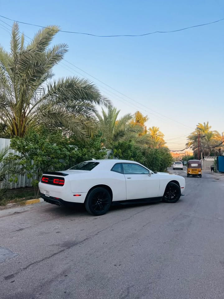 السلام عليكم
جالنجر sxt 3600 موديل 2017   
مكينه كير مكفولات  السيارة عليها ادامه كاملة 
ترايها وين ما تحب تبريد خير من الله.  
السيارة بيها اربع قطع  
السعر 128 وبيها مجال 
مكاني الزعفرانية اسواق مريم 
للتواصل الاتصال ***********
