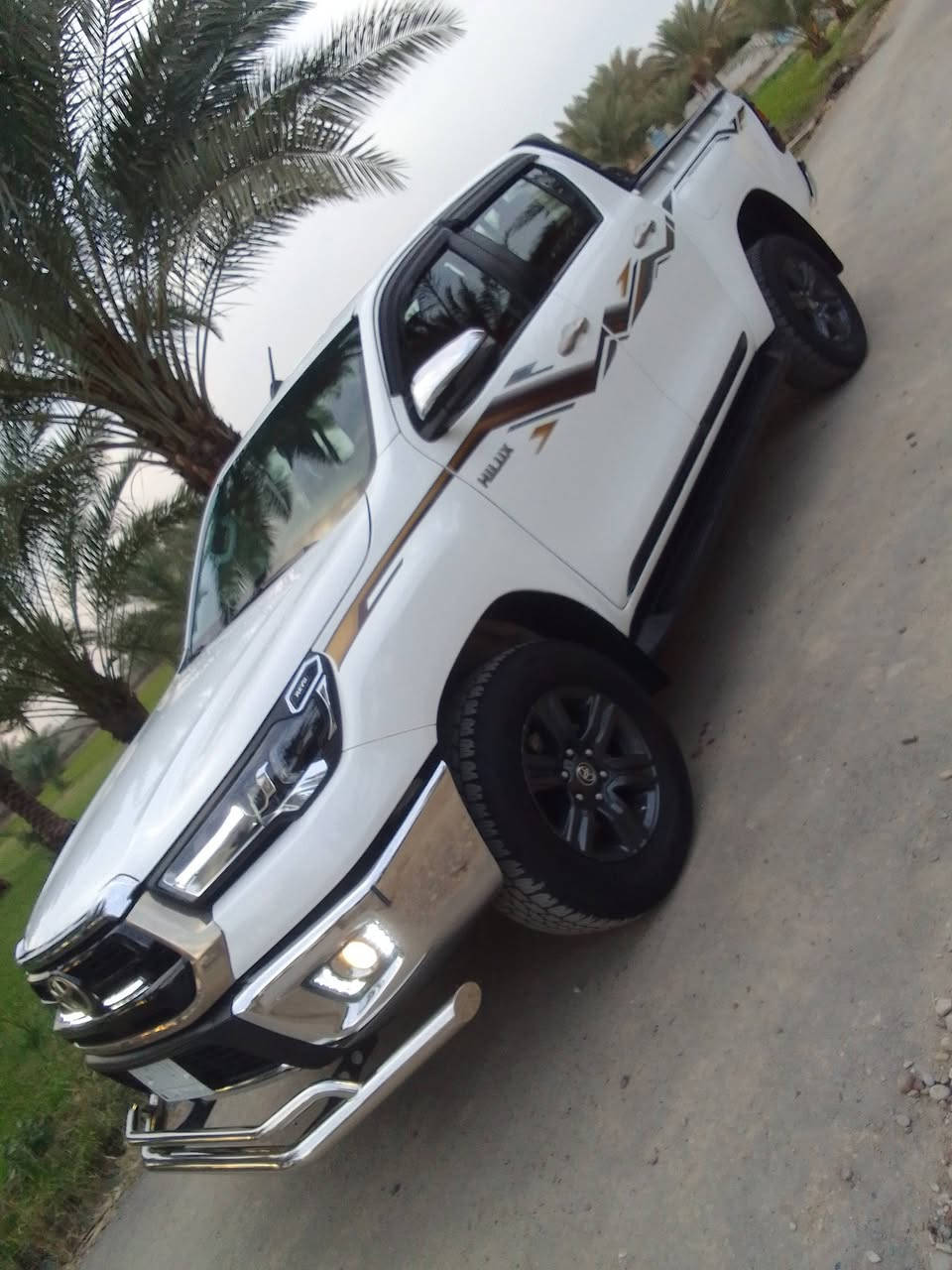 للبيع تويوتا هايلوكس فورويل 2024 رقم بغداد مكفولة تبريد قطعتين تبريد لمس بصمه حساسات 
ماشيه 70 الف السياره بعدها على وضع شركه 
***********
بغداد المشاهده
