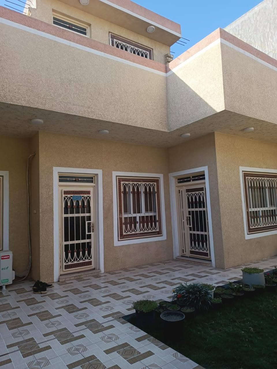 دار #للبيع

الموقع / قاضي جبران
مقابل مقام رد الشمس♦️

المساحه /٢٠٠ م 
واجهه ١٠ م ♦️

جنس العقار / طابو زراعي سند ٢٥ ♦️

بناء حديث ♦️

يحتوي على / ٢ نوم / صاله / مطبخ 
/ صحيات / حديقه / كراج سياره ♦️

للاستفسار اكثر/
📞***********
 وللمزيد من العروض يرجى متابعه الصفحه♦️
