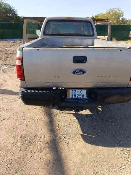 للبيع سيارة موديل 2008 سيارة بيها قطعتين صدر حداديه كله جديد تخم تأير جديد أسبير جديد حجم المحرك 3500 و 10سندتر كير محرك مقفول سيارة كير عادي تدفئة تبريد شغال كهربائيات كله شغال بودي مغلف .
السعَر : 86 وبيها مجال وسيارة اصوليه ورقم دولي. 
العَنوان : بغداد 
رقم تليفون : *********** .
