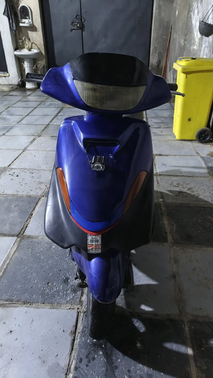 سلام عليكم دراجه فراشه للبيع دراجه حلوه ونضيفه بس بيه خيط تبخير لتواصل ***********
