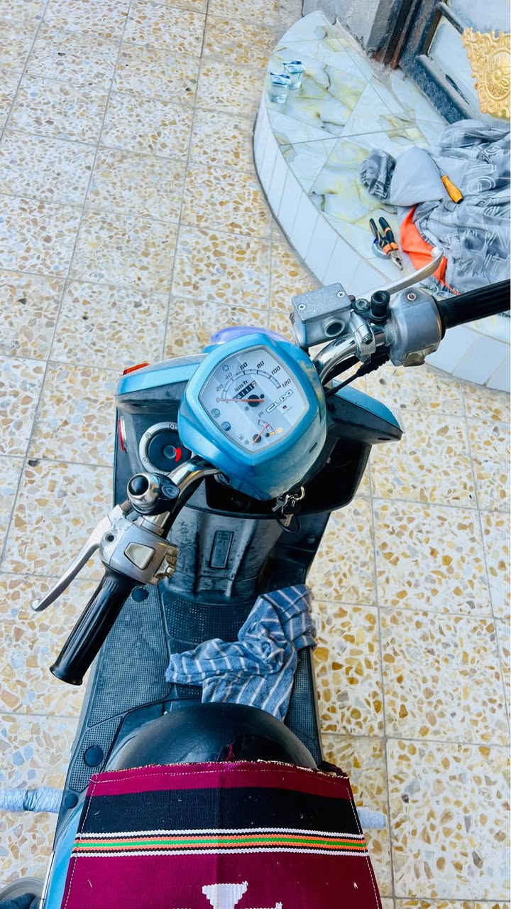 سلام وعليكم لبيع فقط ماكس بوليسي ياباني دراجه حاويه معنه كلمه بلاديه الدراجه  جيب وياك 10 مصلحين وفحص دراجه كلشي شغال بيه وجاهزه لخير معه لعلم  دراجه كله ختم واحد ويه محرك دراجه نضيفه بمعنه كلمه دراجه اقل الشهرين من نازله من حاويه شلعه ومعدل خير من الله تجي وتشوف  بعينك دراجه كله شغاله سلف هندر شاير صطاب خلفي لا يت امامي دراجه جاهز (سعر خاص)لخير دراجه مكفوله كفاله عامه دراجه كله بلاديه(مكاني بصره قضاء ابي الخصيب ابو الجوزي)
هاتف📞*********** البصرة, العراق
