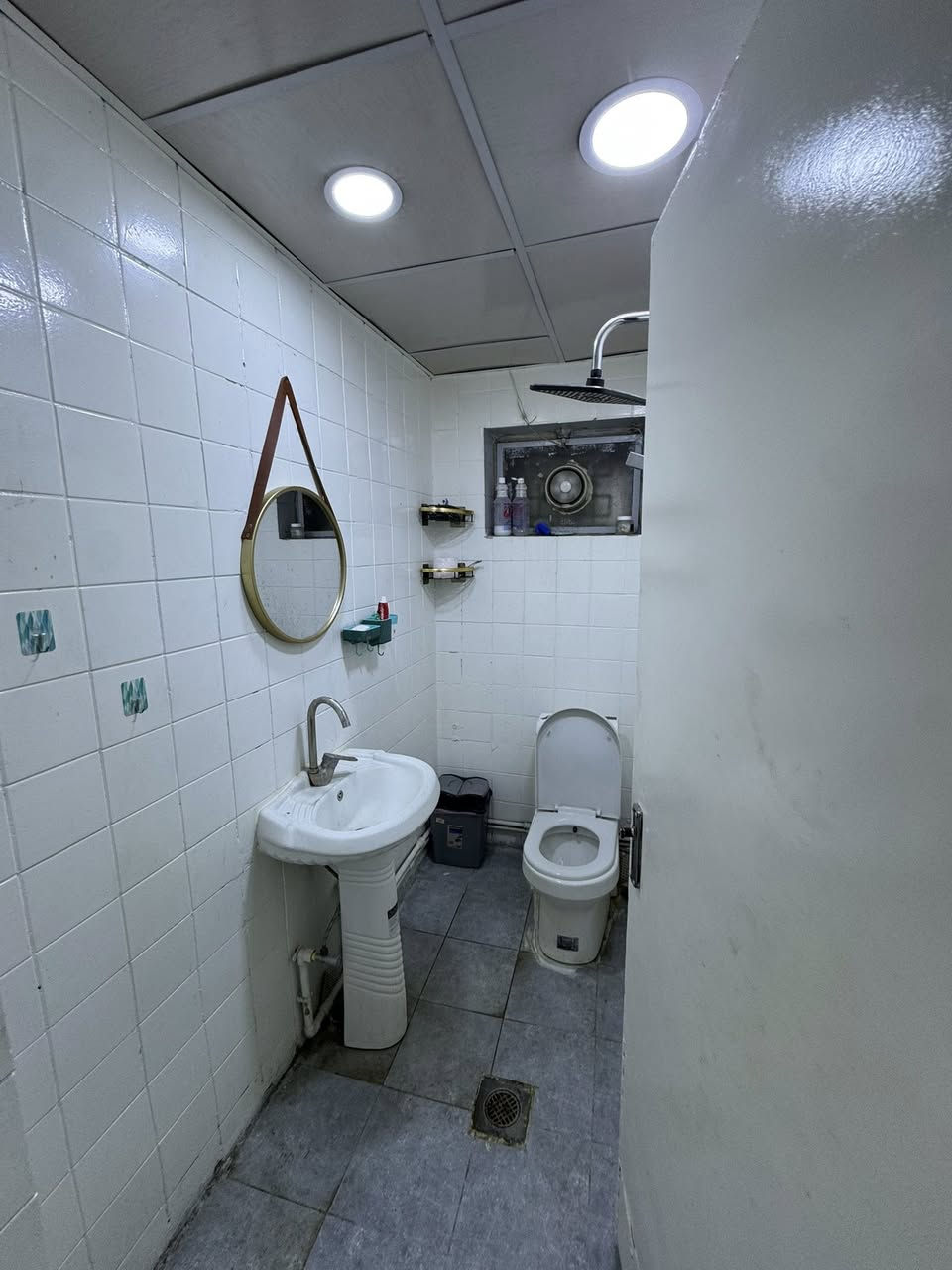 للأيجار بيت مأثث في #السيدية ☑️
يحتوي على اثاث مكتبي كامل ✔️

محتويات البيت ⚠️
ثلاث غرف نوم وصالة ومطبخ وخدمات ✅

يأجر اي عمل تجاري مثل مكتب محاماه او شركة او ما شابه ذالك من الأمور التجارية 🔱

الموقع السيدية شارع التجاري ⤵️

الايجار مليون و100 الف قفل 🔒 

⤵️⤵️⤵️⤵️⤵️⤵️⤵️⤵️⤵️
للأستفسار اكثر تفضلو بزياره مكتب الطائي للعقار 💎

السيديه شارع المركز عماره شركه السراب للمطابخ ✔️

او الأستفسار ع الارقام ادناه 📞↘️↘️ (متوفر واتساب )📌🔛
***********

 #السيديه #للايجار_____في_____السيديه #ترندالعراق #عقارت_بغداد #لـلـــبــيـــع
