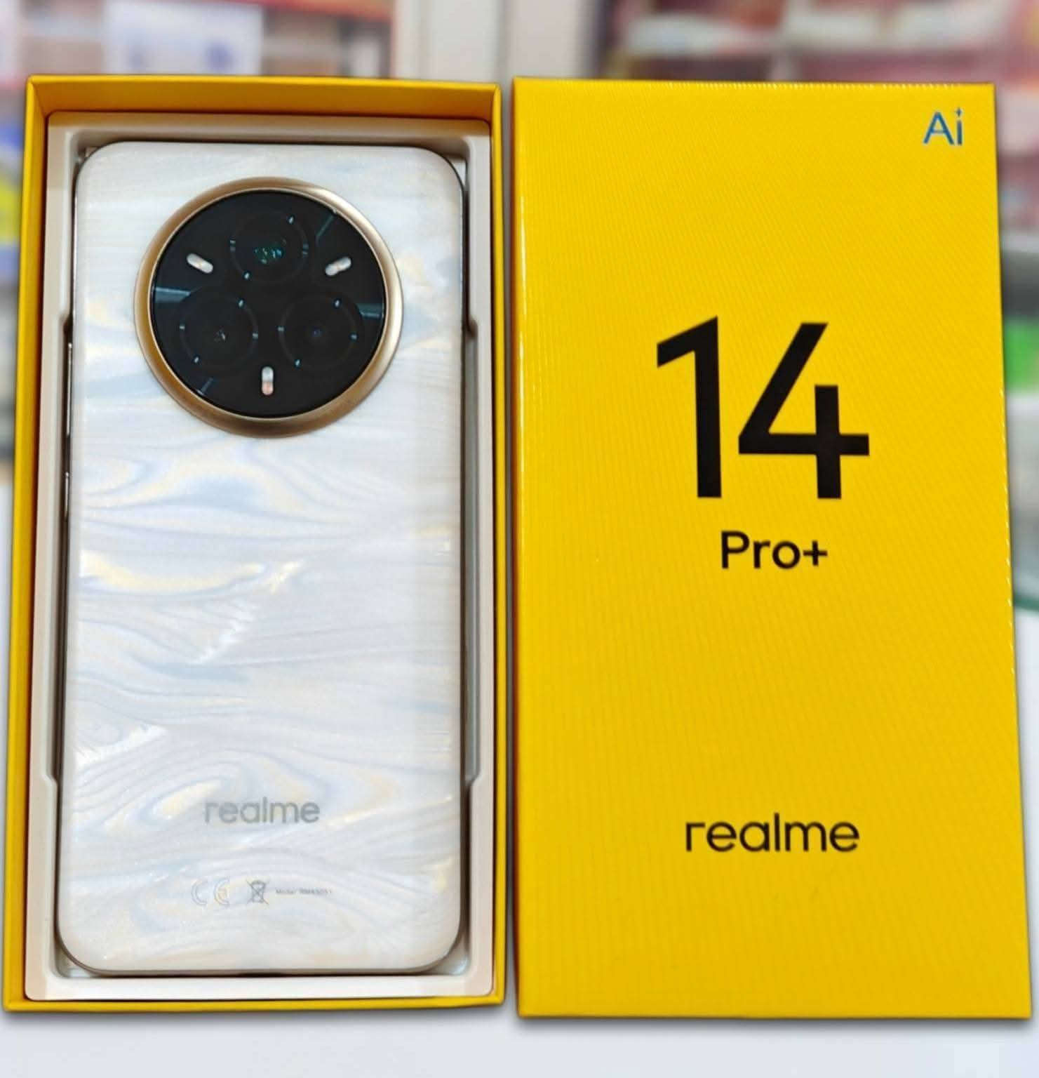 realme 14 Pro+5G
مساحة التخزين
٢٩,٣ غ.ب / ٥١٢ غ.ب
المعالج Snapdragon® 7s Gen 3

Mobile Platform
 البطاريه ( ٦٠٠٠ )مللي أمبير في الساعة
(نموذجية )
ملحقاته كامله شاحنه اصليه 80W /+كفر 
الكاميرات 
إماميه 32MP
50MP+8MP+50MP خلفية

مكاني نجف هذا رقمي اتصال وواتساب ***********
توصيل ما عندي 
السعر 480 استعمال قليل 
الجهاز شادلة لزگة جديدة + كفرات كامرات 
بقية المواصفات بالصور
