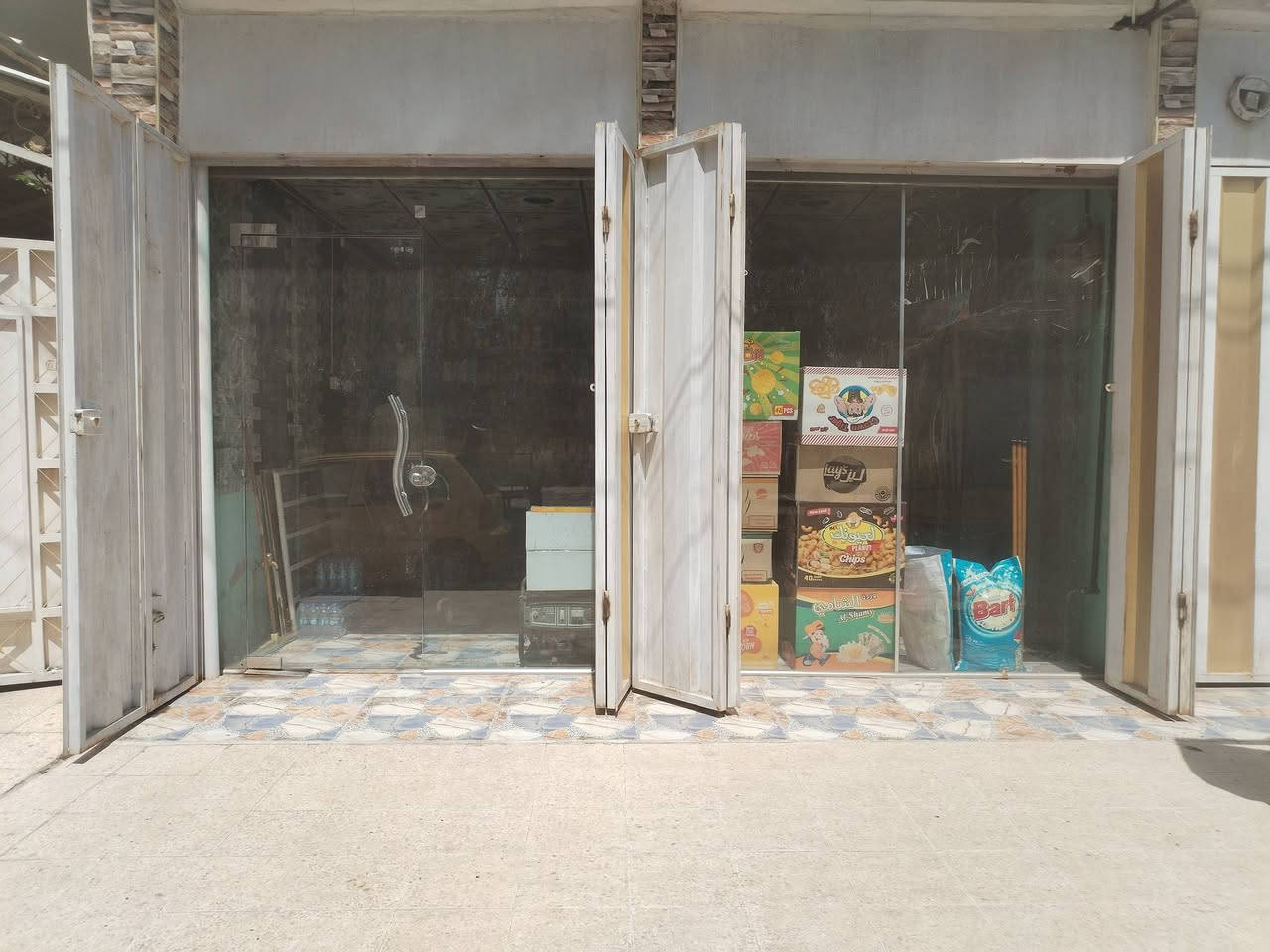 عندي اغراض محل للبيع كل شي وسعرو جامخانه ابواب دفتري عارضه براد وثلاجه وكلهن نظاف وشرط الشغل
ورفوف هم اكو
***********
