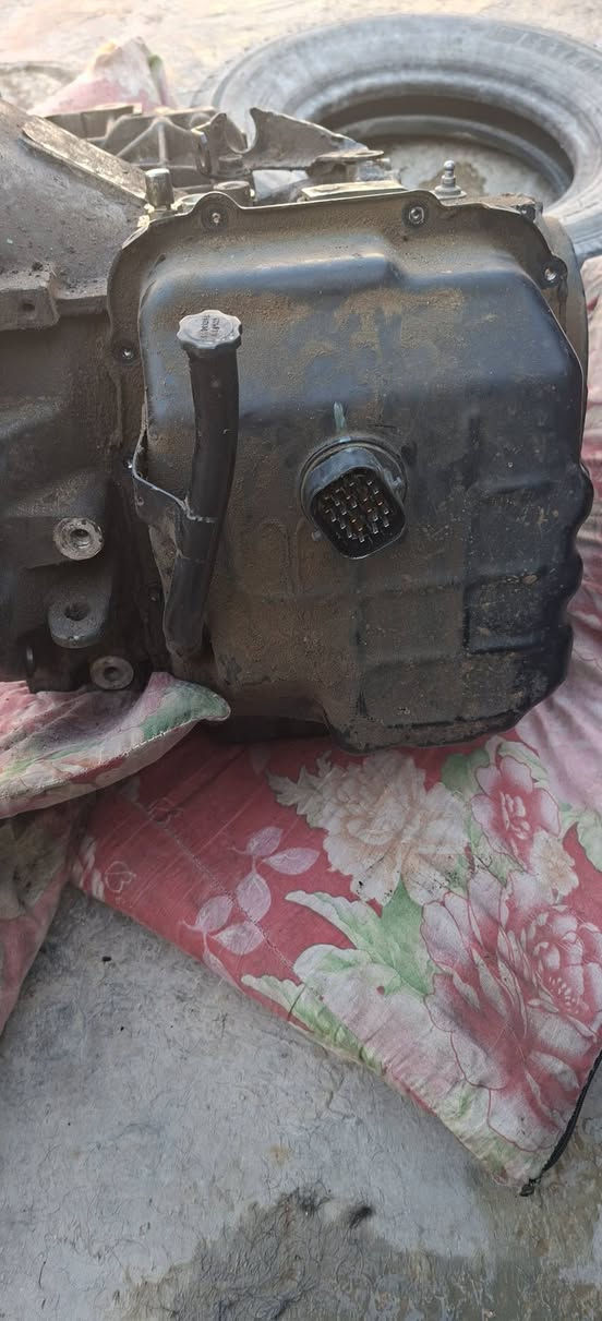 السلام عليكم ...كير دوج  جورني ٦نمر شرط الشغل مابي اي ضرر ولامفتوح ولامجفت ولامبدل اي شي بي 
مرايات جانبيه  اصليه  دوج جورني موديل  ٢٠١٣ تواصل على الرقم***********
