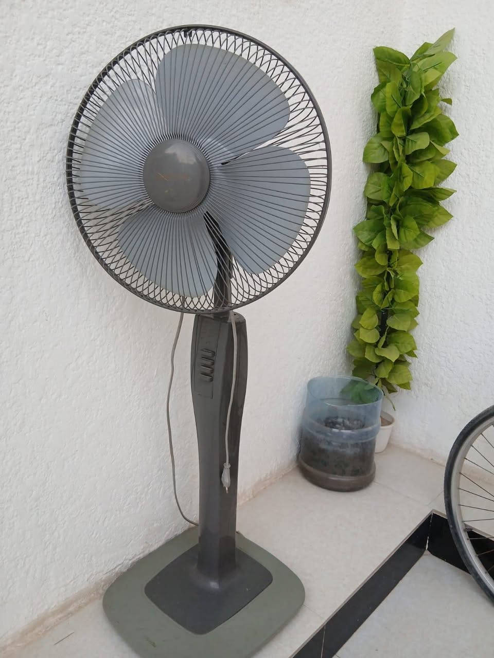 غراض منزليه للبيع كلمن وسعره المكان ابو رمانه رقم الهاتف ***********
