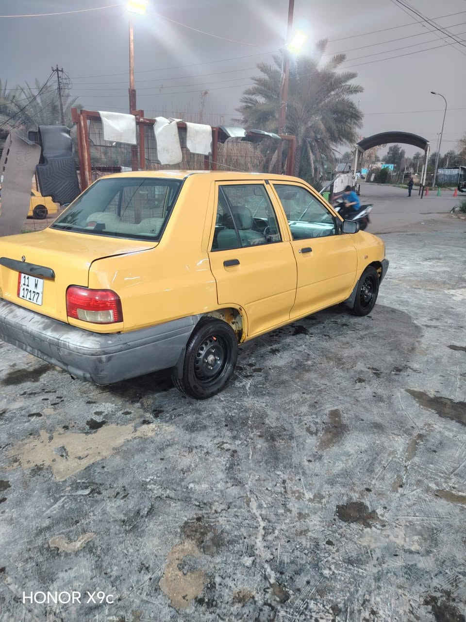 سلام عليكم سايبه مديل 2015 السياره جاهزه الاخر حبايا كير مكينه خير من الله شواصي حلوة نضيفه سياره بلاديه مكان السيارة بغداد قرب جسر المثنى للاستفسار الرقم ***********
