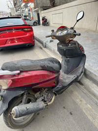 دراجه للبيع شغاله أبيع كوم حديد 100 الف  07711849504