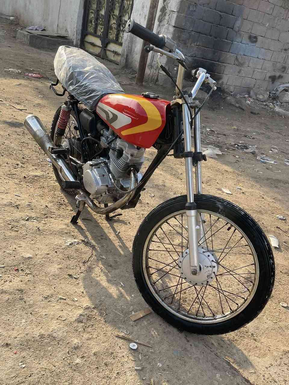 سلام عليكم دراجه لبيع أدوات مكينه نضيفه غراض كله جديدي شاصي صيني مودي 2025 دراجه. حلوه سعر 300
بصره 5ميل رقم لهاتف ***********
