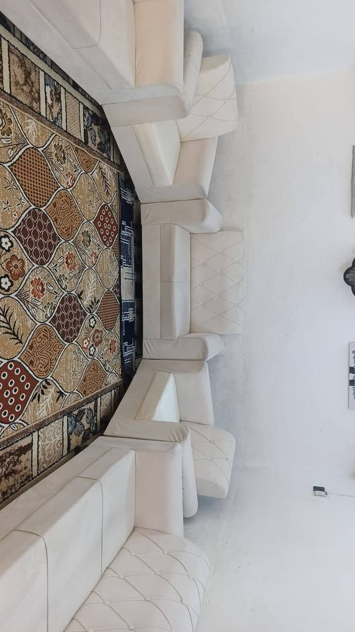 تخم 10مقاعد جديد كلش اي ضررمابي نضيف جد سعره 230يوجد توصيل داخل كربلاء ***********
