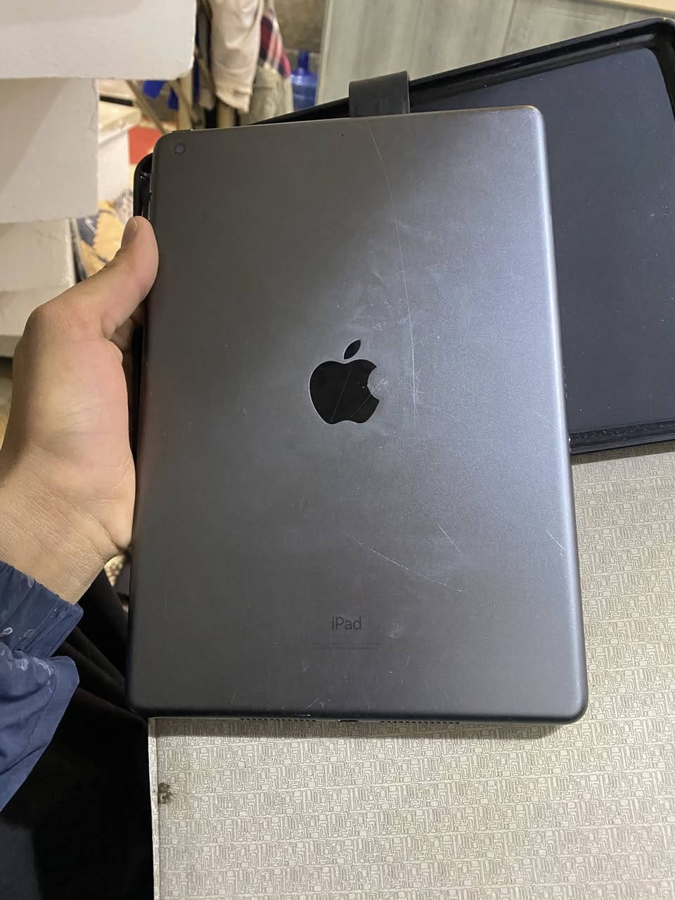 سلام عليكم عدي ايباد ٩ لبيع جهاز جديد بمعنى الكلمه تواصل ***********
