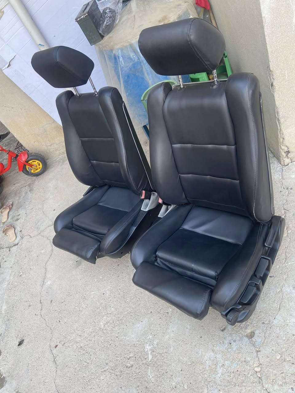 ئەم  کوشن سیاحیە بۆ فرۆشتن
زۆر زۆر خاوێنە )سعري300$ دۆلار
ژمارە موبایل ***********/***********
لە هەولێرە
