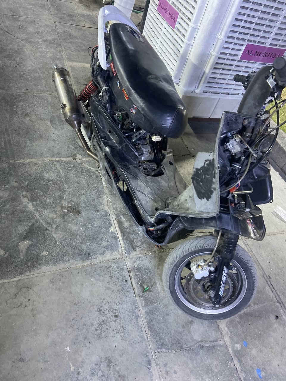 دراجه سكنس نوزل فحل مكينه 58 ونص الدراجه شوفت عينك رايدهة ب300 وبيهة مجال بيهة كلجات رياضي  الرقم***********
