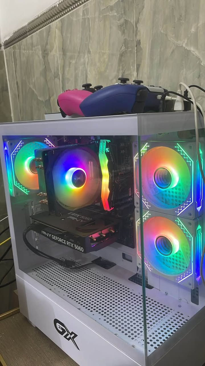كرت الشاشة: NVIDIA GeForce RTX 5060 8GB (GPU) – 2 Fan
اللوحة الأم: MSI B650M (Motherboard) – DDR5
الذاكرة: 16GB (2×8GB) 5600MHz DDR5 (RAM)
الشاشة: AOC 24" FHD 240Hz 0.3ms Fast IPS (Monitor)
التخزين: 512GB M.2 SSD (Samsung) – 5000MB/s
المبرد: RUIX A600 RGB (CPU Cooler)
الكيس: GX-P21 Case – 3 Fan ARGB (Case)
مزود الطاقة: RUIX 650W Bronze (PSU)
نظام التشغيل: Windows 11 Pro
جوستك عدد 2. مع قاعده شحن 
ماوس لوجتك. 
كيبود بلوودي. ميكانيكي
سماعات هايبر اكس كلاود 3
السعر كامل مليون و700 كل الكراتين موجودة  مكاني الزعفرانية مكلف بالنشر


**إذا كنت صاحب هذا الإعلان وتريد حذفه لأي سبب، رجاءا أرسل رسالة إلى الدعم الفني**