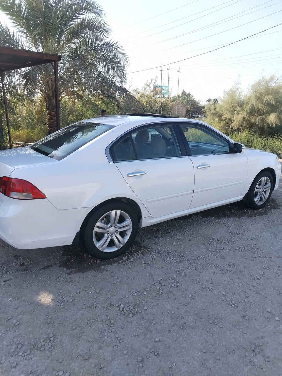 السلام عليكم
ابتما خلجي 2010 فتحه قماره برده خلفيه محرك 2000
حداديه جديده تخم تاير جديد باتري جديد،،.                سونار مرافق بل منشور السعر 120 وبها مجال مكان دوانيه مهناويه رقم الهاتف ***********
