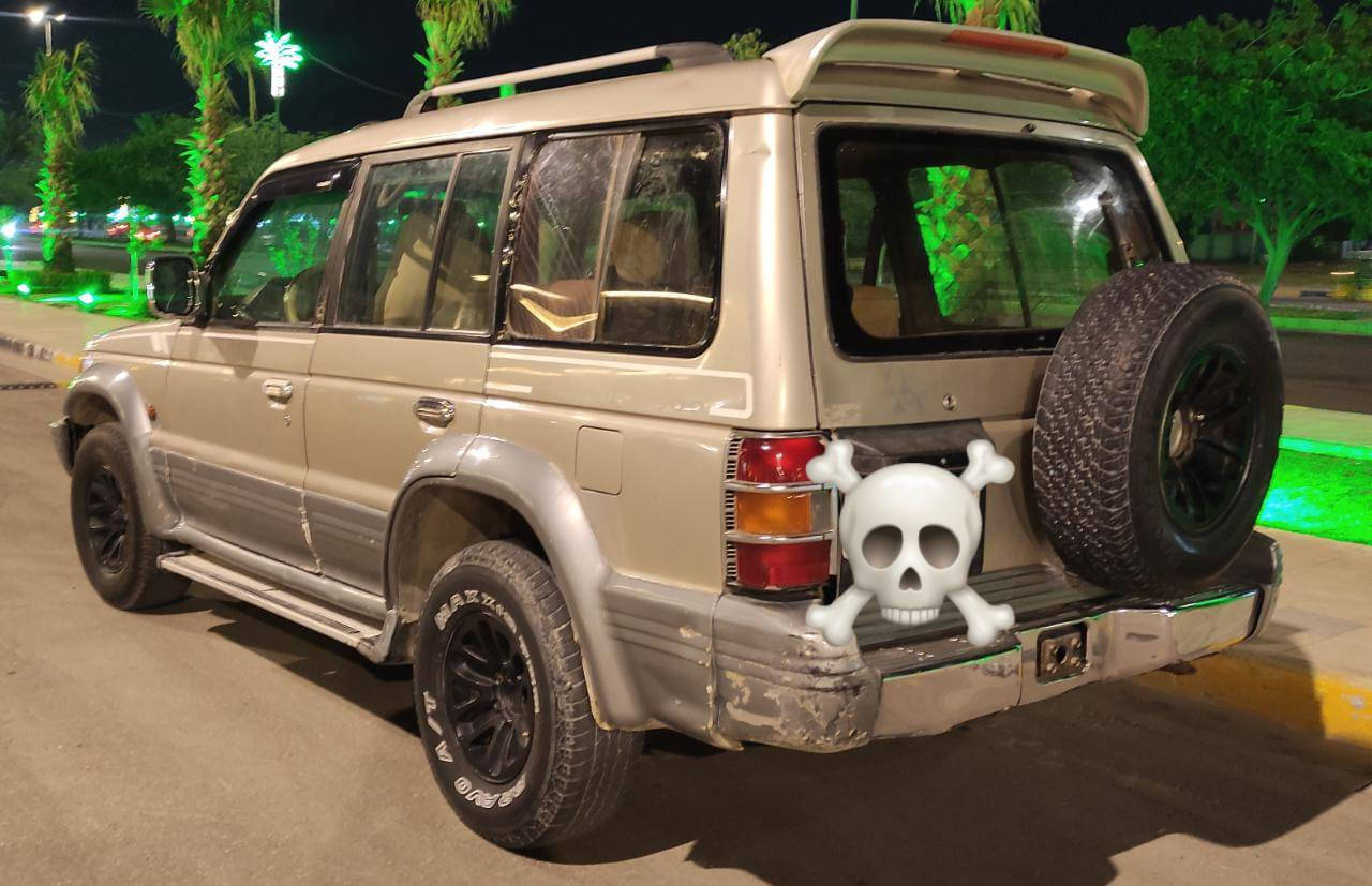 للبيع او مراوس بسيارة وانطي فرق ( مستعجل )
باجيرو رقم بغداد تحويل مباشر 
مكينة نظيفة
الكير بي مشكلة بس بك يُشَتغلً
السياره بلاديه مكينة وكير والبدي هم بلادي
مكاني كربلاء
***********
