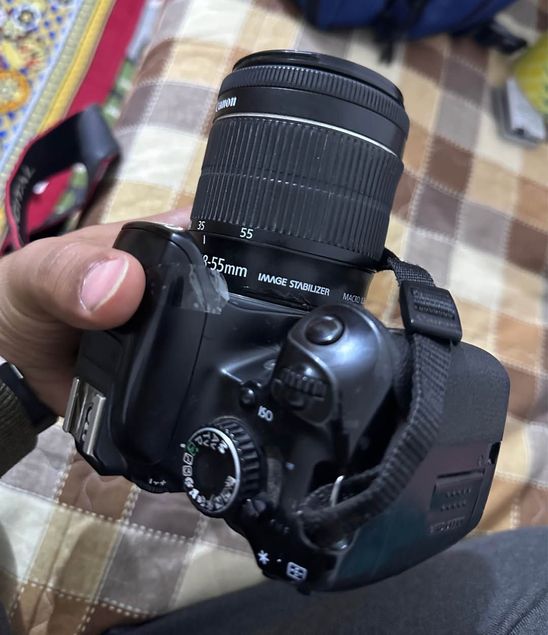 كاميرا كانون 650D شاشة لمس قلاب 
نظافة 95%
ملحقاتها 
عدسة ١٨.٥٥
شاحنة 
بطارية
احزام كتف
حقيبة 
⭕️سبرنك الفلاش مكسور فقط السبرنك الفلاش يشتغل كل مشكلة مابي
⭕️السعر ٣٠٠ الف وبيها مجال ومتوفر توصيل سوق الشيوخ, ذي قار


**إذا كنت صاحب هذا الإعلان وتريد حذفه لأي سبب، رجاءا أرسل رسالة إلى الدعم الفني**