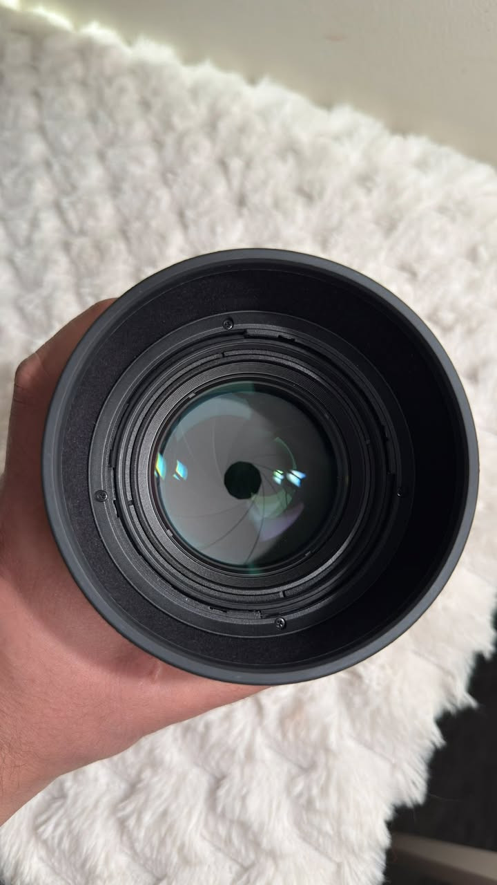 سلام عليكم عدسة 85mm جي ماستر فتحة 1.4 العدسة نضيفة   ومستخدمة قليل سعرها 1300 عراقي
***********لتواصل واتساب موجود
