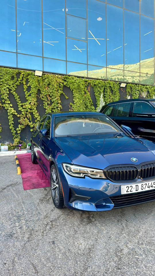 Bmw 330i 2021لون ازرك نظيفة ولا شخطه فقط حادث امريكا بسيط ومعدله محرك 4سلندر تون بور تيربو للاستفسار ***********
